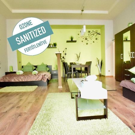 Standard Apartment By Hi5 - Feherhajo Boedapest Buitenkant foto