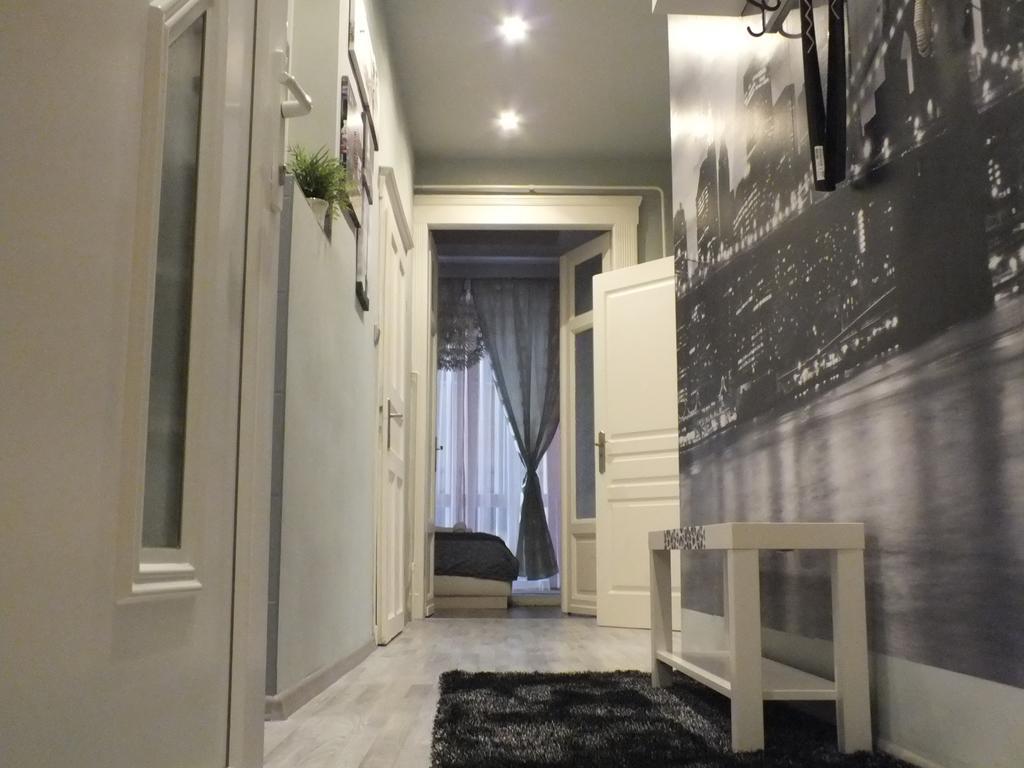 Standard Apartment By Hi5 - Feherhajo Boedapest Buitenkant foto